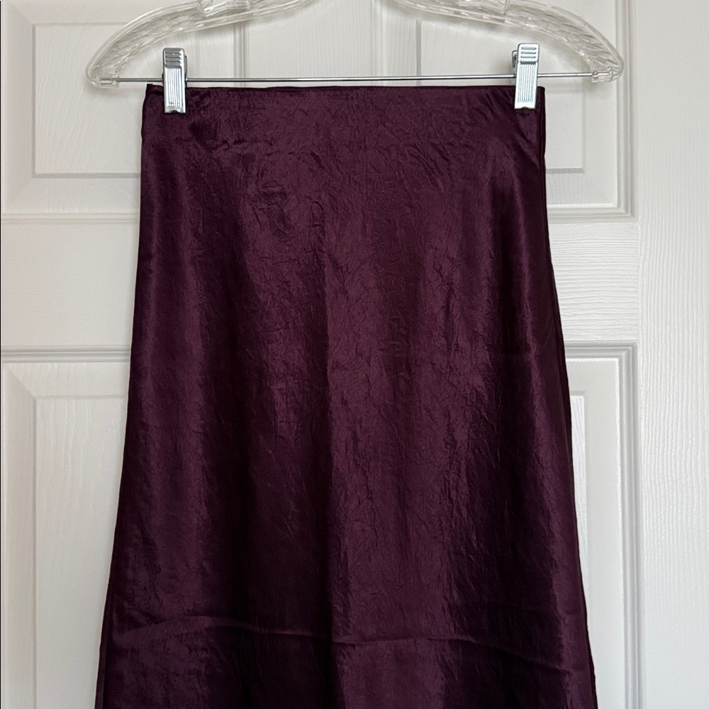 Aritzia Babaton Cardamon Midi Satin Skirt 2 - Picture 2 of 6